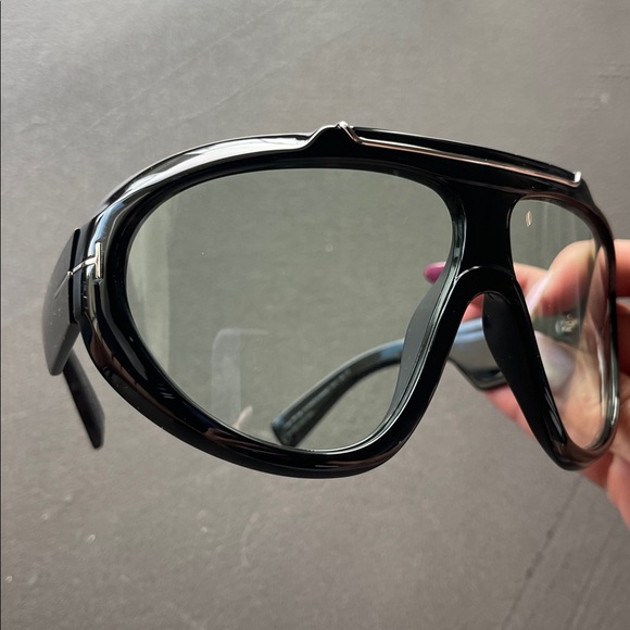 Tom Ford Linden FT1094 Unisex Sunglasses Black Frame